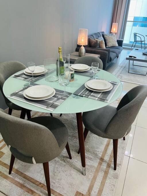 1 Bed Apartment With Sea View, Pool, Gym & Free Parking In Dubai Marina Bagian luar foto